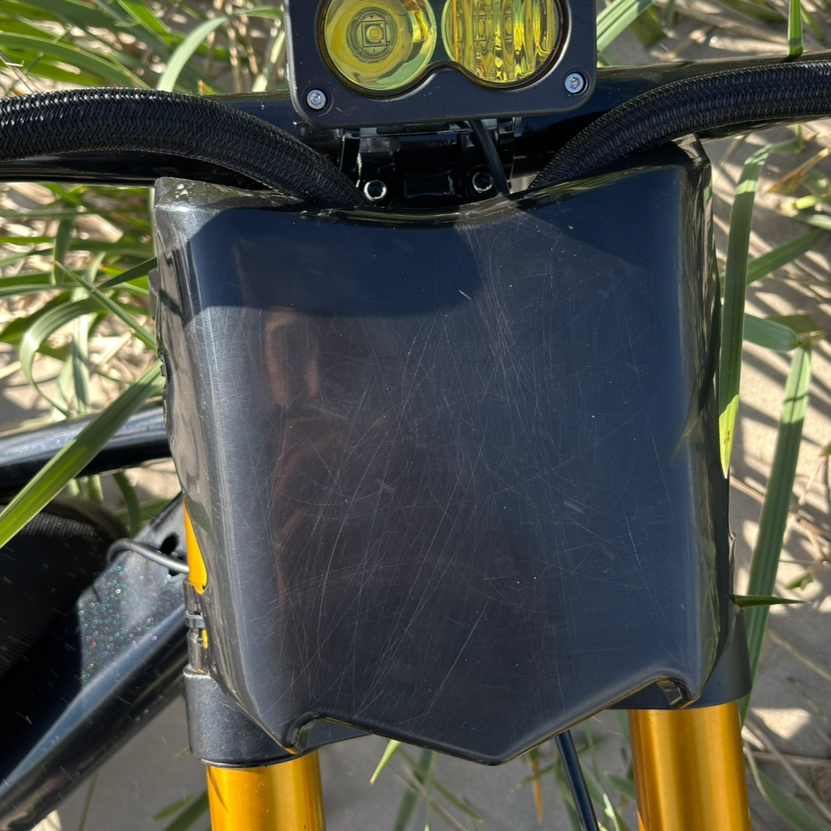 Motocutz Plate